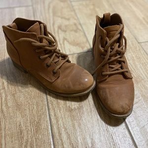 Steve Madden lace up boots